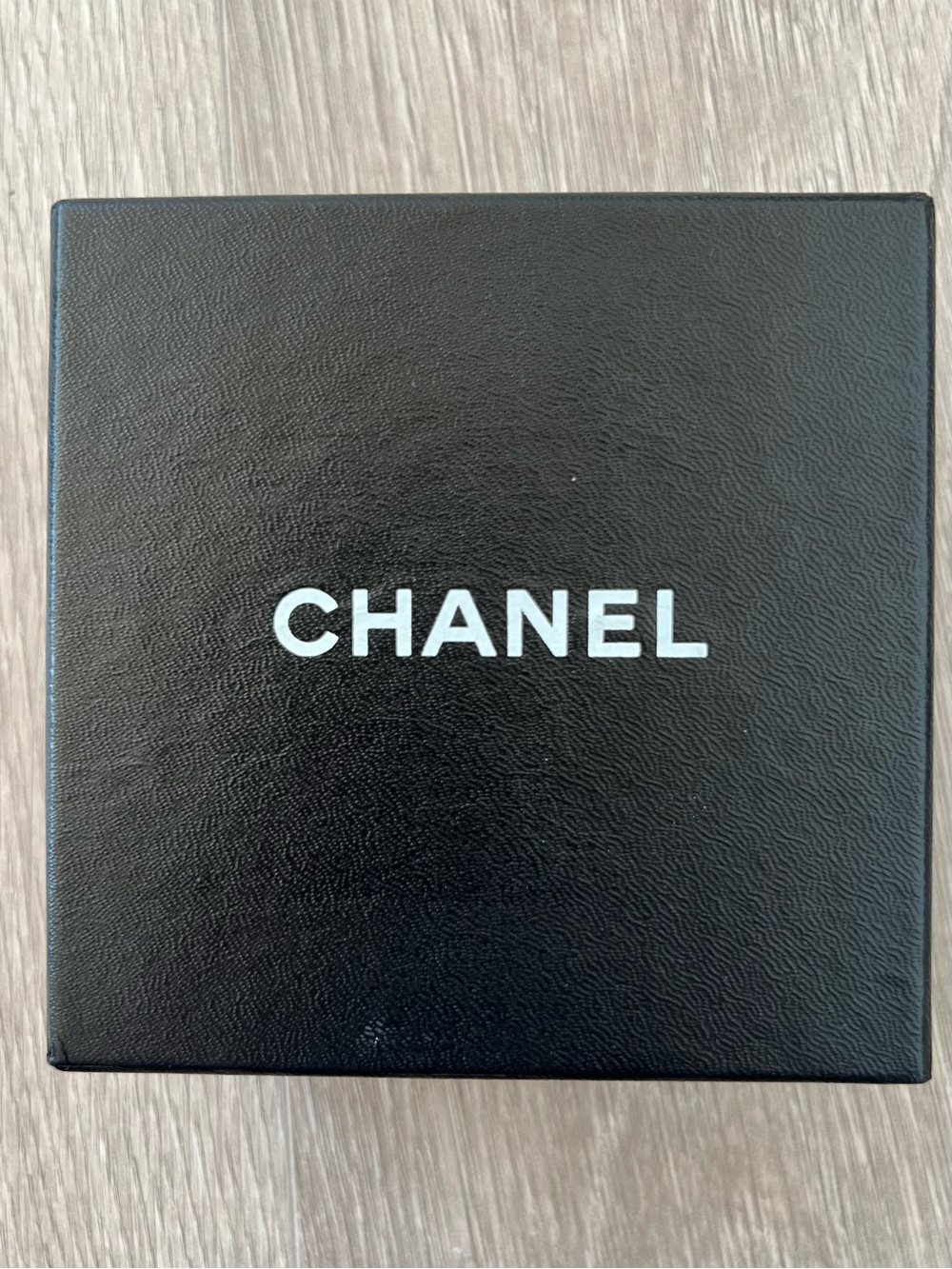 Chanel Box (BB404)